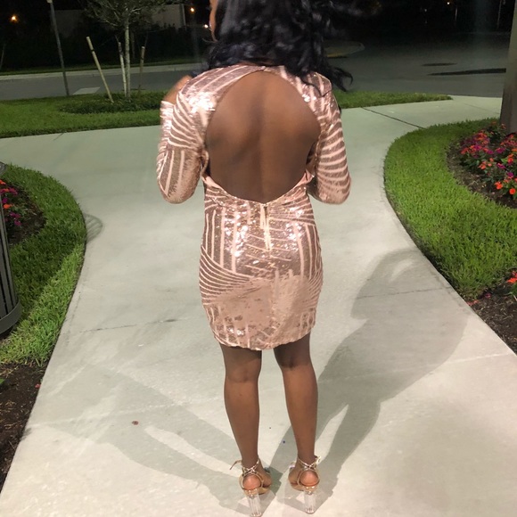 Rose gold sequin dress - Picture 2 of 5
